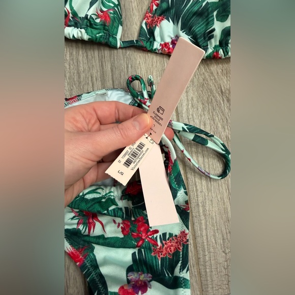 Victoria's Secret Blue Palms Tropical Print String Bikini NWT size L - Picture 5 of 11
